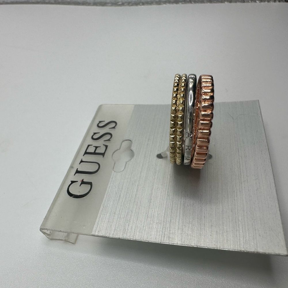 Guess set of Stackable Rings - Picture 3 of 5